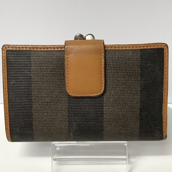 FENDI Pequín Vintage Kisslock Bifold Wallet 😍❤️ - Picture 1 of 17